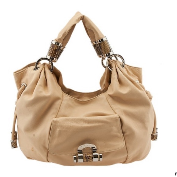 Michael Kors Handbags - 💖Designer collection Michael Kors Tonne hobo